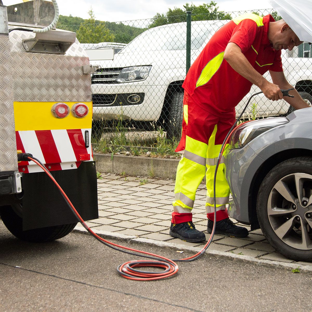 Profi-Fremdstartanlage Superflex (Fremdstartkabel und Steckdose)